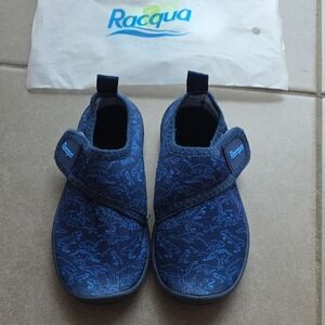 Boys - Racqua Water Shoes with Dinosaur Print And Velcro Straps - Size 26 (9)